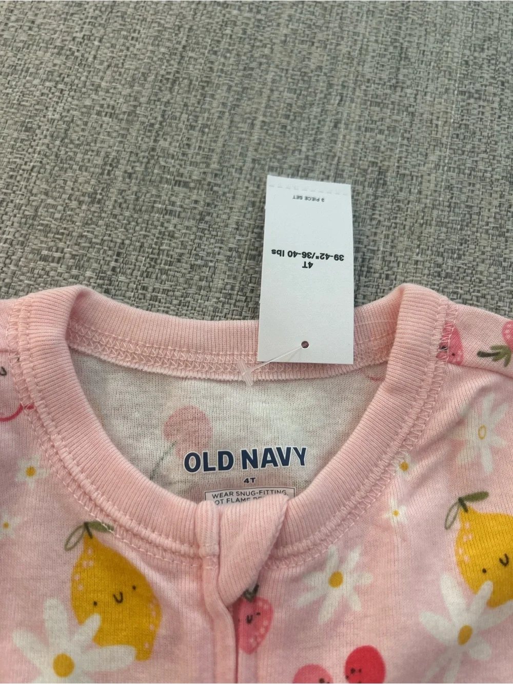 Old Navy Pink Fruit & Flower Zip-Up Pajama Set. NWT. Size 4T
